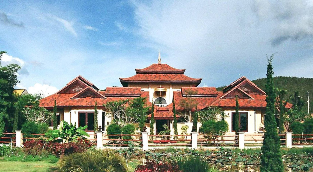 บ้านเดี่ยวสไตล์รีสอร์ท วิวทะเลสาบ บนเนื้อที่เกือบ 1 ไร่ เดินทางเพียง 30 นาทีจากสนามบินนานาชาติเชียงใหม่